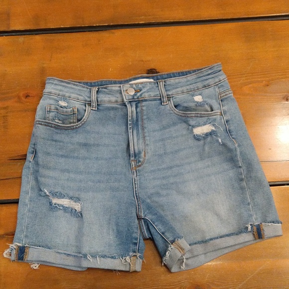 (Light Blue)Zenana Distressed Cuffed Raw Hem Denim Shorts - Picture 4 of 7